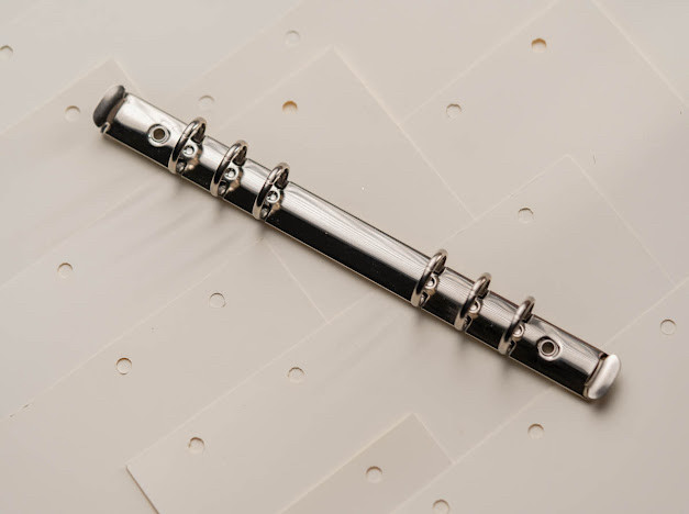 Затискачі для папок меню універсальні. Колір "Срібло". 230х20мм. Кільце 20мм