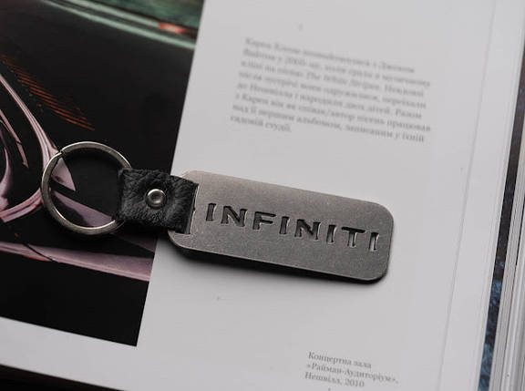Брелок металевий. Infiniti. 10х2,5см, фото 1