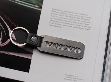 Брелок металевий. VOLVO. 10х2,5см