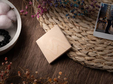 Дерев'яна плашка. 50х50мм