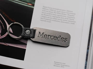 Брелок металевий. Mercedes 10х2,5см
