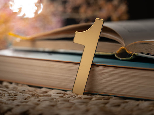 Металева цифра 1 для дверей номерів, кабінетів, квартир, будинку з нержавіючої сталі 8см. Колір "золото".