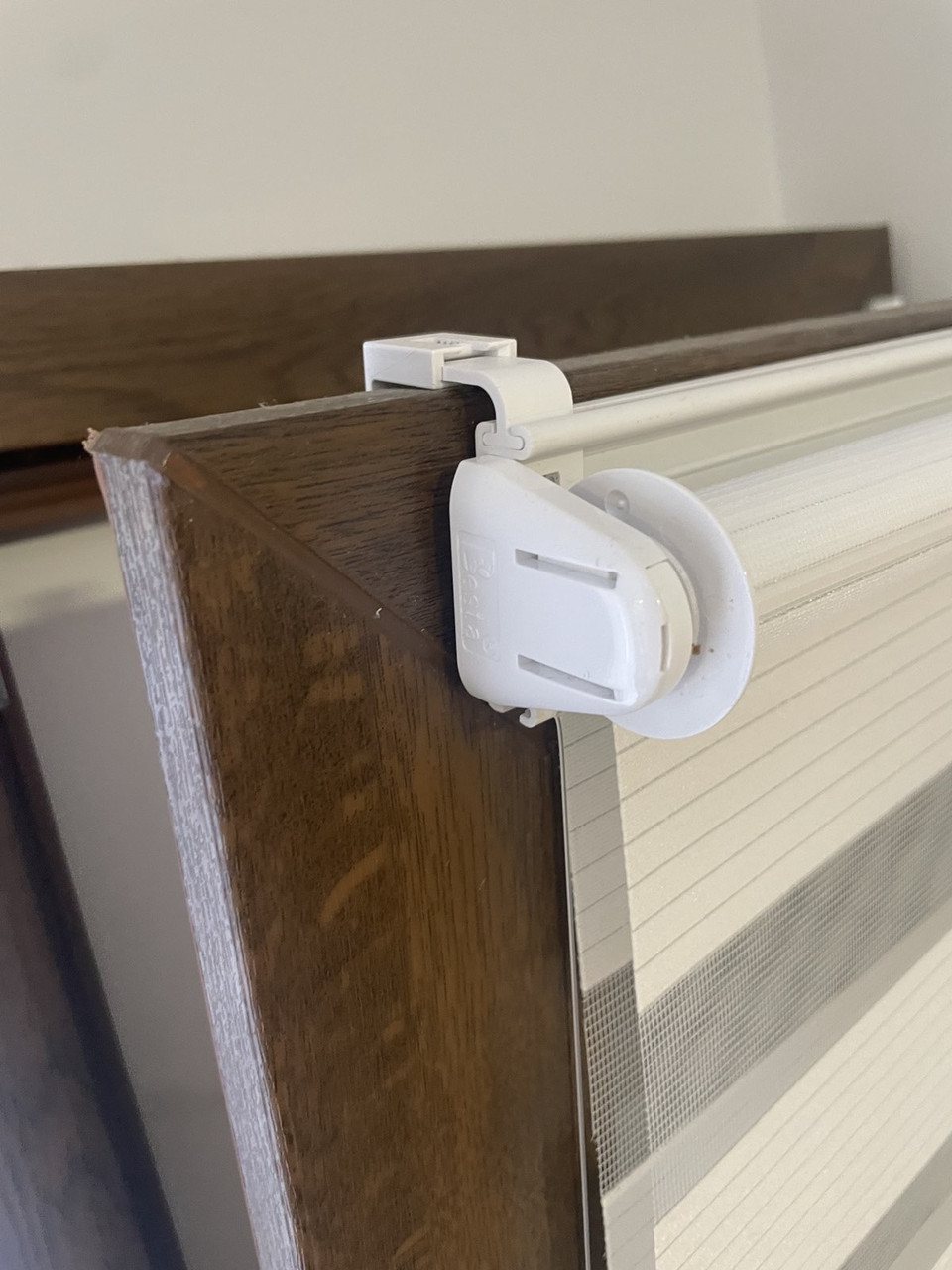 Гачок на відкривну частину (ПВХ планки) без свердління