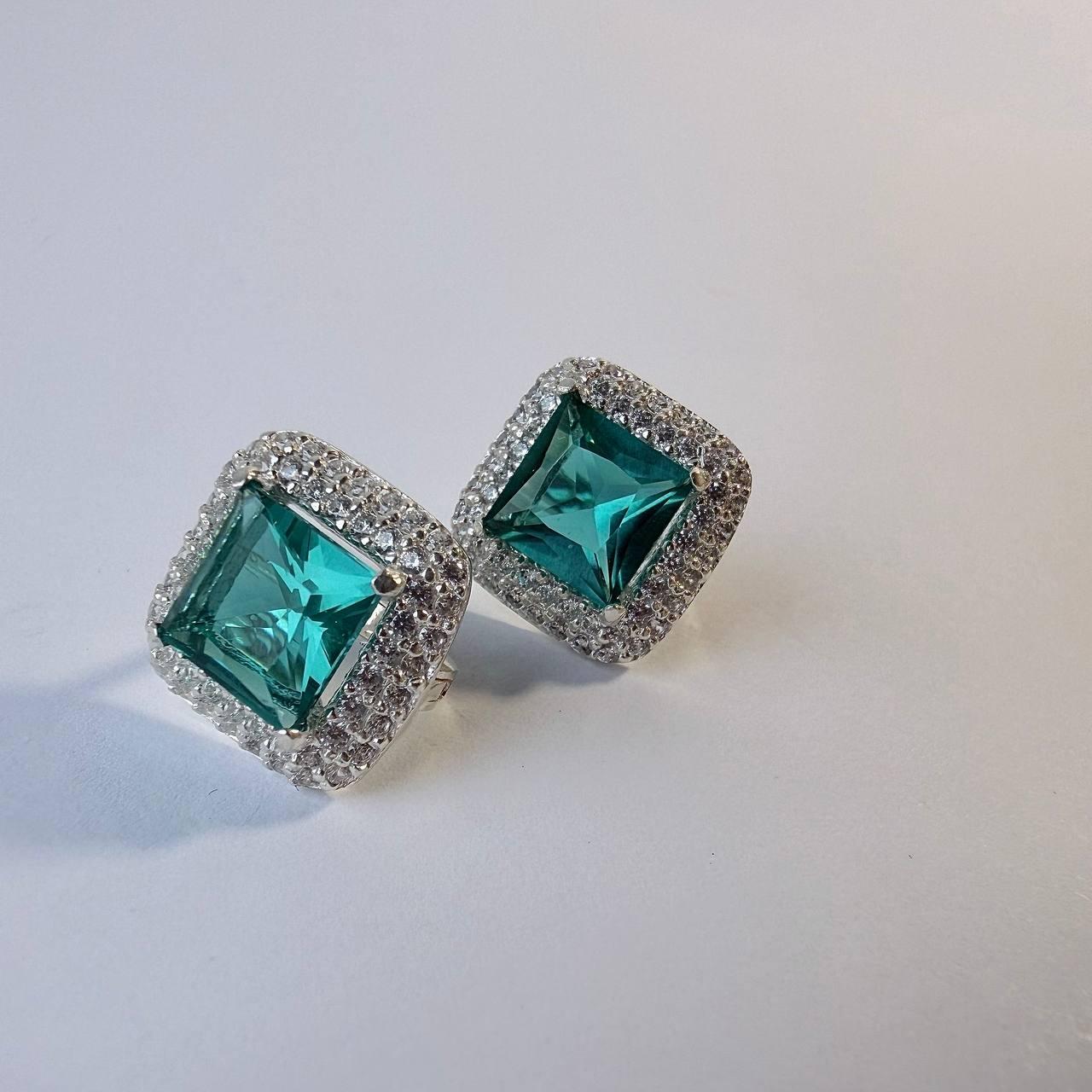 Срібні сережки з квадратним зеленим камінням Златоцвітта - 925 проби, фіаніти, фото 1