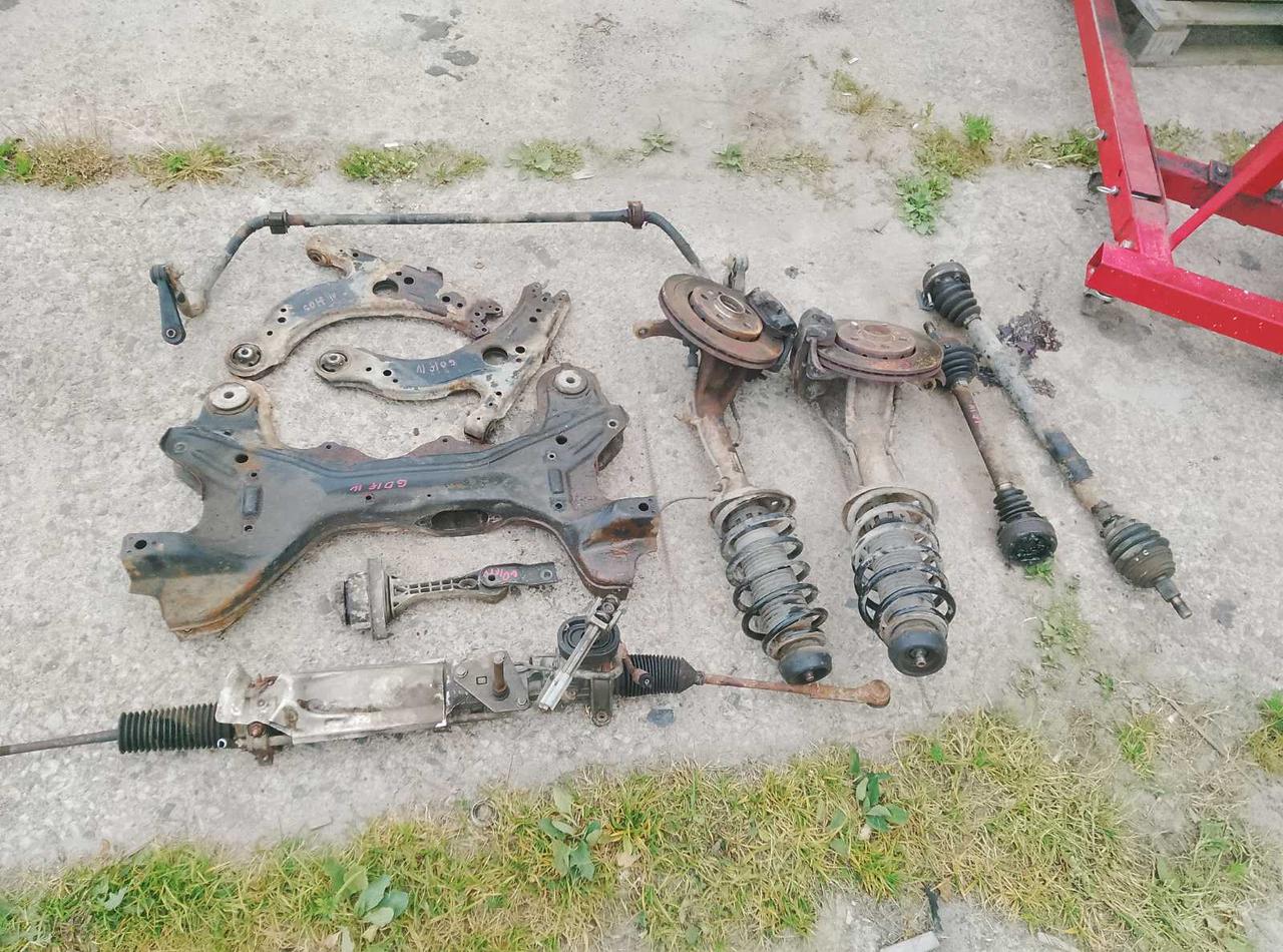 Вітаю зацікавлених на авто розборці Чемпіон !!!<br />
 Предметом оголошення є&nbsp;Рульова Рейка Golf 4&nbsp;<br />
 Фактичний стан на фото. Гарантія 14 днів на встановлення та перевірку<br />
 Висилаємо по всій Україні по передоплаті на транспортні витрати!<br />
 Наявність та асортимент на складі постійно змінюються.<br />
 Точні деталі уточняйте по телефону +380973363743 — фото 1