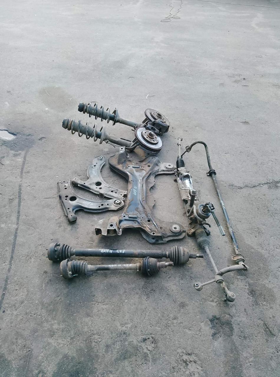 Вітаю зацікавлених на авто розборці Чемпіон !!!<br />
 Предметом оголошення є&nbsp;Стабілізатор Передній Vw Golf 4 21-23мм 1J0411305E 1J0411305B<br />
 Фактичний стан на фото. Гарантія 14 днів на встановлення та перевірку<br />
 Висилаємо по всій Україні по передоплаті на транспортні витрати!<br />
 Наявність та асортимент на складі постійно змінюються.<br />
 Точні деталі уточняйте по телефону +380973363743 — фото 4