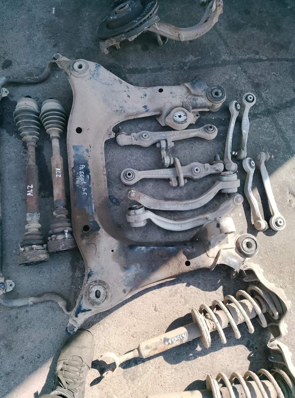 Вітаю зацікавлених на авто розборці Чемпіон !!!<br />
 Предметом оголошення є&nbsp;Ричаг Передній Passat B5<br />
 Маємо усі варіанти в наявності, ціна вказана за 1шт<br />
 Фактичний стан на фото. Гарантія 14 днів на встановлення та перевірку<br />
 Висилаємо по всій Україні по передоплаті на транспортні витрати!<br />
 Наявність та асортимент на складі постійно змінюються.<br />
 Точні деталі уточняйте по телефону +380973363743 — фото 4