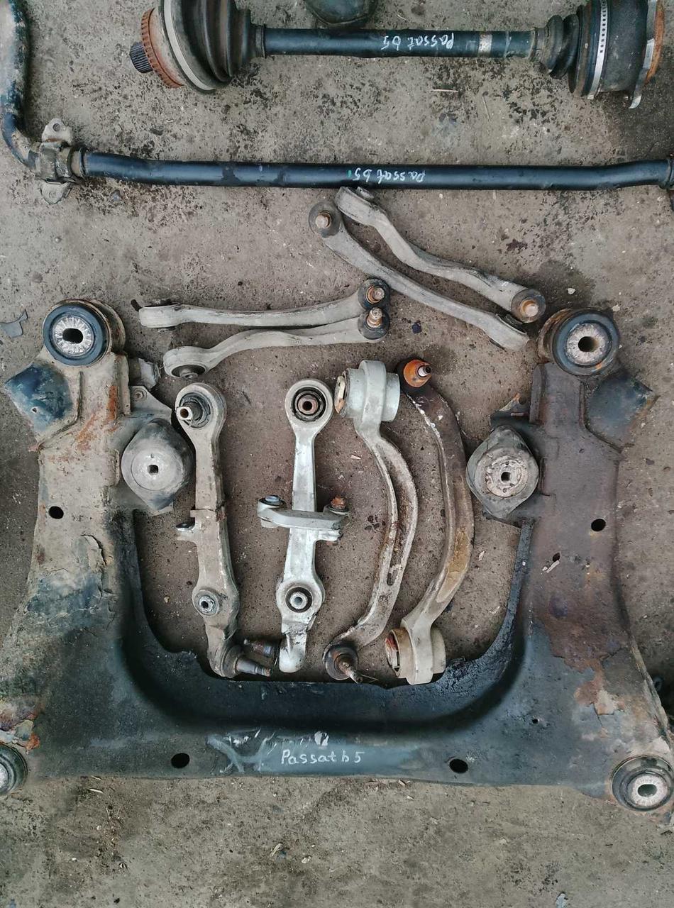 Вітаю зацікавлених на авто розборці Чемпіон !!!<br />
 Предметом оголошення є&nbsp;Ричаг Передній Passat B5<br />
 Маємо усі варіанти в наявності, ціна вказана за 1шт<br />
 Фактичний стан на фото. Гарантія 14 днів на встановлення та перевірку<br />
 Висилаємо по всій Україні по передоплаті на транспортні витрати!<br />
 Наявність та асортимент на складі постійно змінюються.<br />
 Точні деталі уточняйте по телефону +380973363743 — фото 5