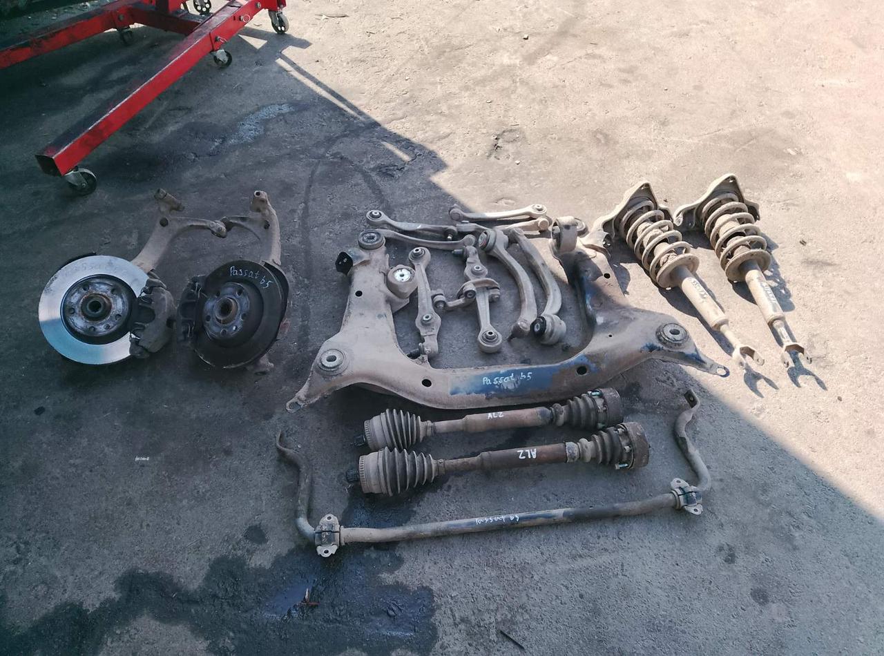 Вітаю зацікавлених на авто розборці Чемпіон !!!<br />
 Предметом оголошення є&nbsp;Супорт Передній Passat B5<br />
 Ціна вказана за 1шт<br />
 Фактичний стан на фото. Гарантія 14 днів на встановлення та перевірку<br />
 Висилаємо по всій Україні по передоплаті на транспортні витрати!<br />
 Наявність та асортимент на складі постійно змінюються.<br />
 Точні деталі уточняйте по телефону +380973363743 — фото 2