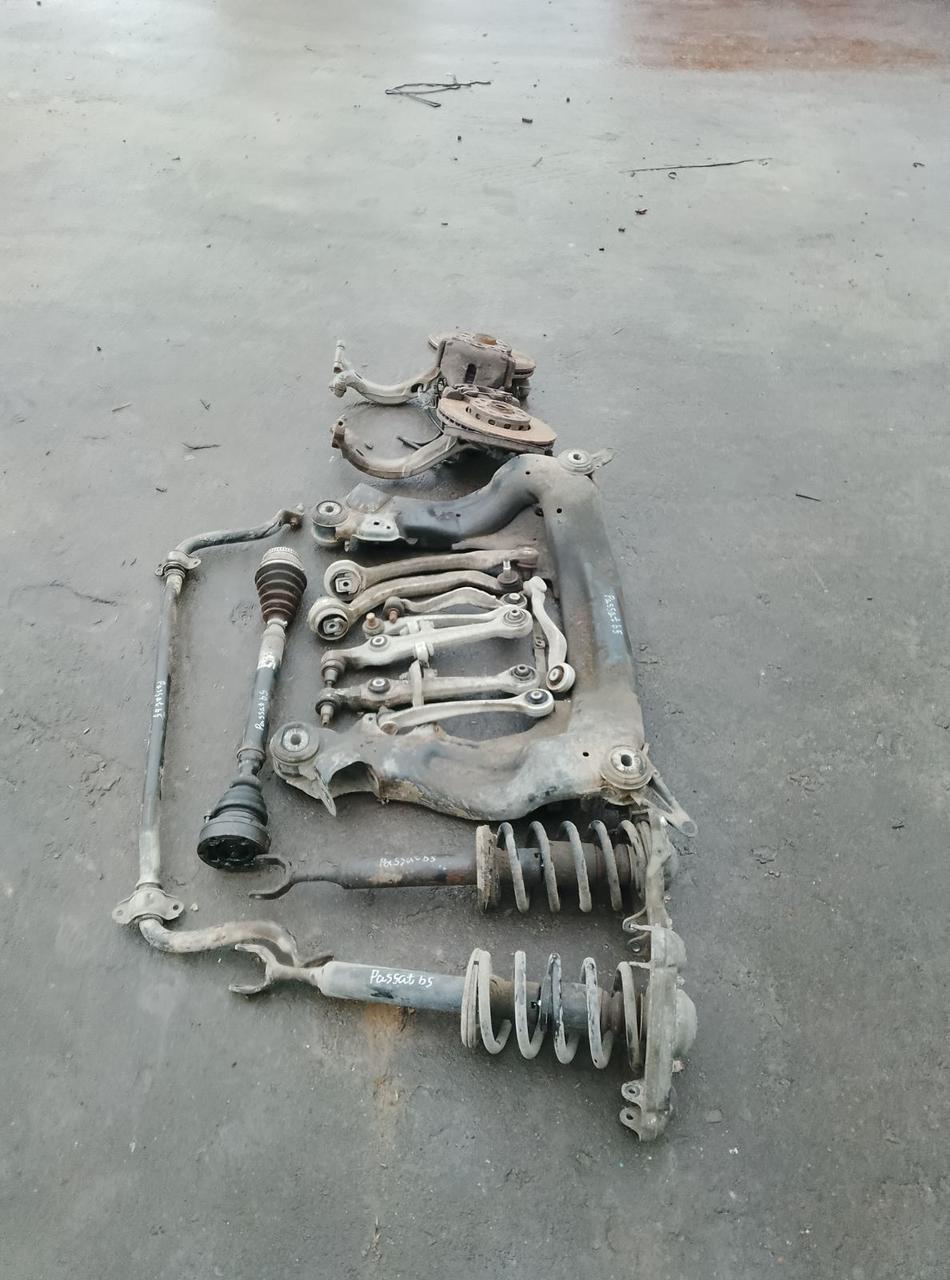 Вітаю зацікавлених на авто розборці Чемпіон !!!<br />
 Предметом оголошення є&nbsp;Пружина Передня Passat B5 8D0411105AS 8D0411105AP<br />
 Ціна вказана за одну ПРУЖИНУ!<br />
 Комплек ( аморт+пружина+опорний) - 750грн<br />
 Фактичний стан на фото. Гарантія 14 днів на встановлення та перевірку<br />
 Висилаємо по всій Україні по передоплаті на транспортні витрати!<br />
 Наявність та асортимент на складі постійно змінюються.<br />
 Точні деталі уточняйте по телефону +380973363743 — фото 4