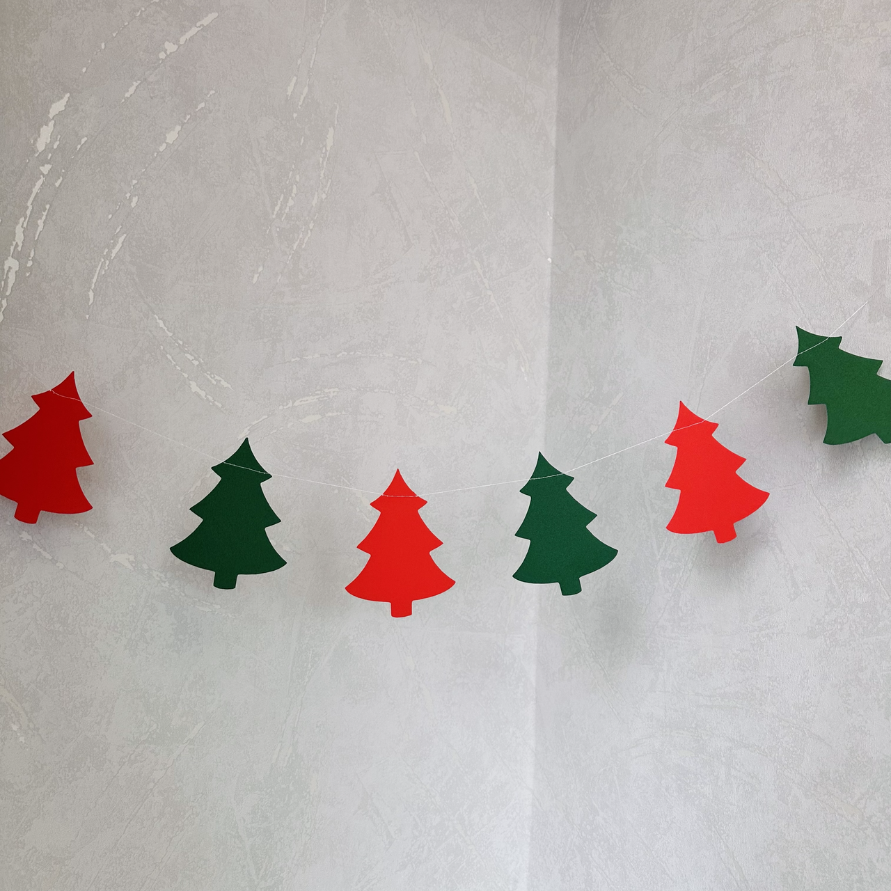 Гірлянда - розтяжка новорічна Ялинки червоні та зелені, 2 м, фото 1