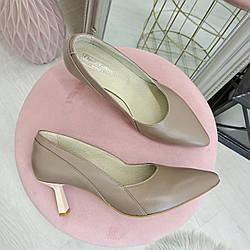 Туфлі жіночі шкіряні на маленькій шпильці, колір візон. 40 розмір