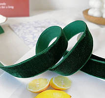 Стрічка оксамитова (1,5 см х 5 м) Темно-зелена