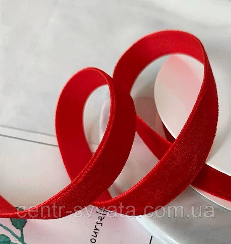 Стрічка оксамитова (1,5 см х 10 м) Червона