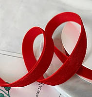 Стрічка оксамитова (1,5 см х 5 м) Червона