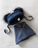 Дитячий комплект для хлопчика 1 2 3 4 роки: тепла зимова шапка на флісі з двома помпонами + в'язаний шарф - хомут, темно-синій, фото 9