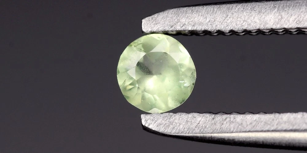 0.11 кт. Природній александрит 3 мм.