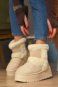 Уггі жіночі на хутрі світло-бежевого кольору 208356P