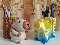 Стакан органайзер для ручек в виде капибары