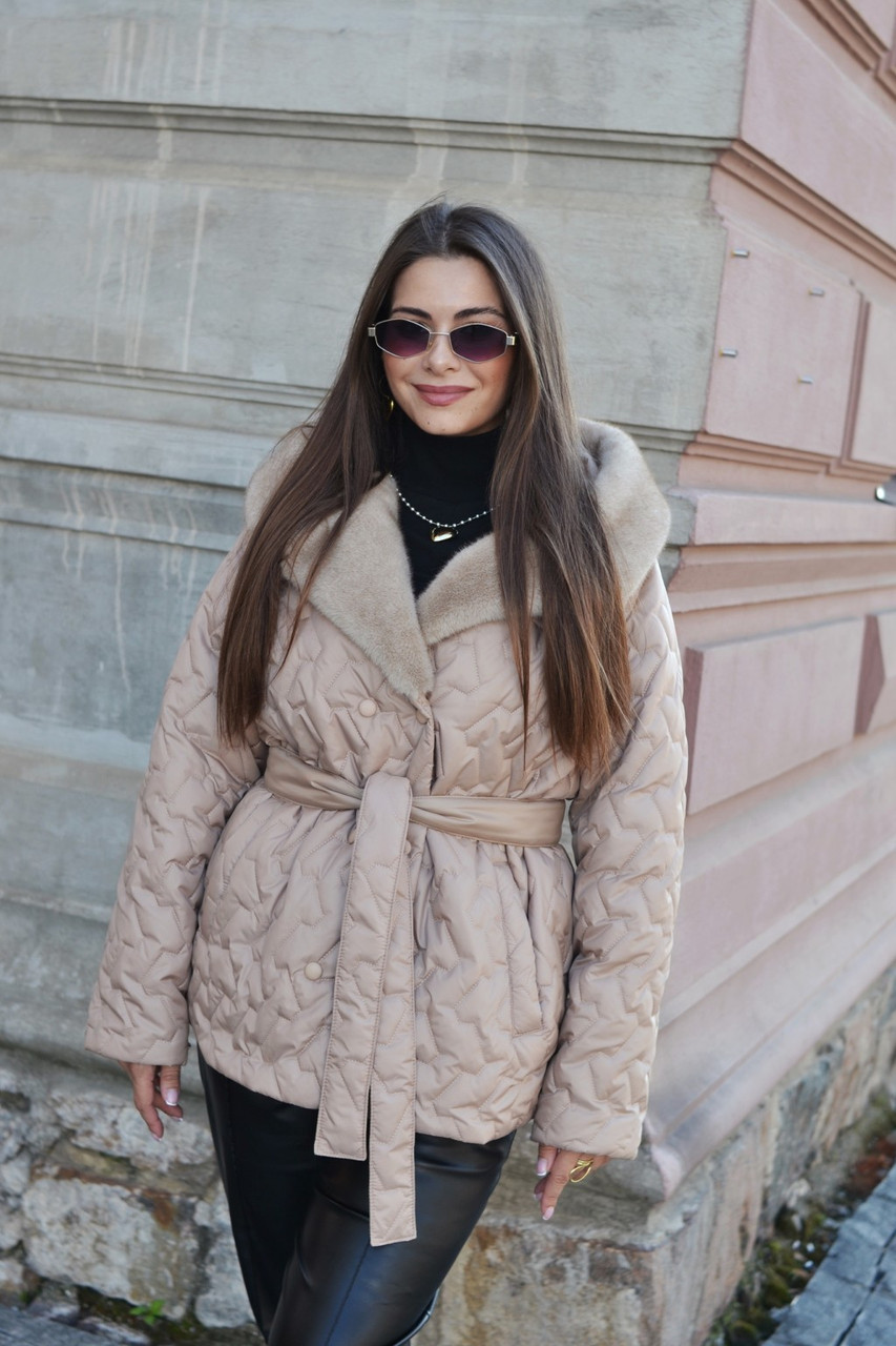 Жіноча зимова стильна куртка з капюшоном К-328 р-ри 42-54