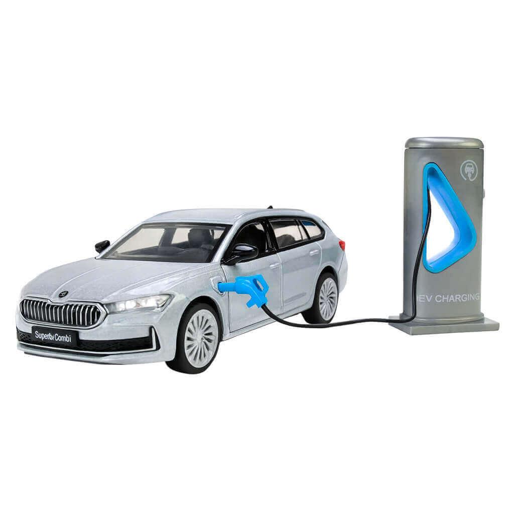Машинка Автопром Skoda Superb Combi iV 1:35, 13 см — металева модель зі світлом, звуком і зарядною станцією, арт. 68744-1, фото 1