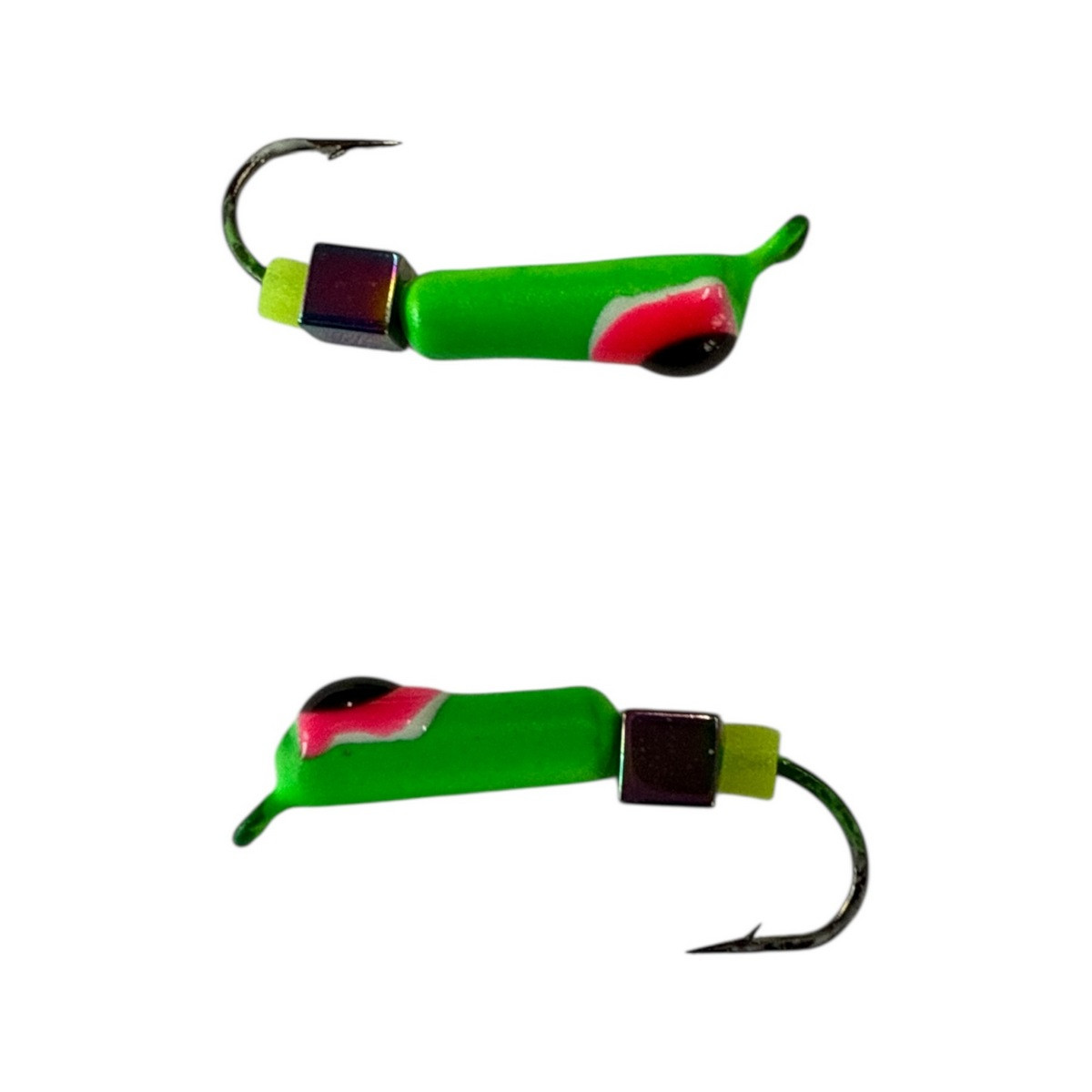 Мормишка Вольфрамова "Латишка" Гвоздик - З кубиком хамелеон - Ø2,3мм - 0,5г - Зелений з червоно-чорною точкою  - Латвія (МК1165)