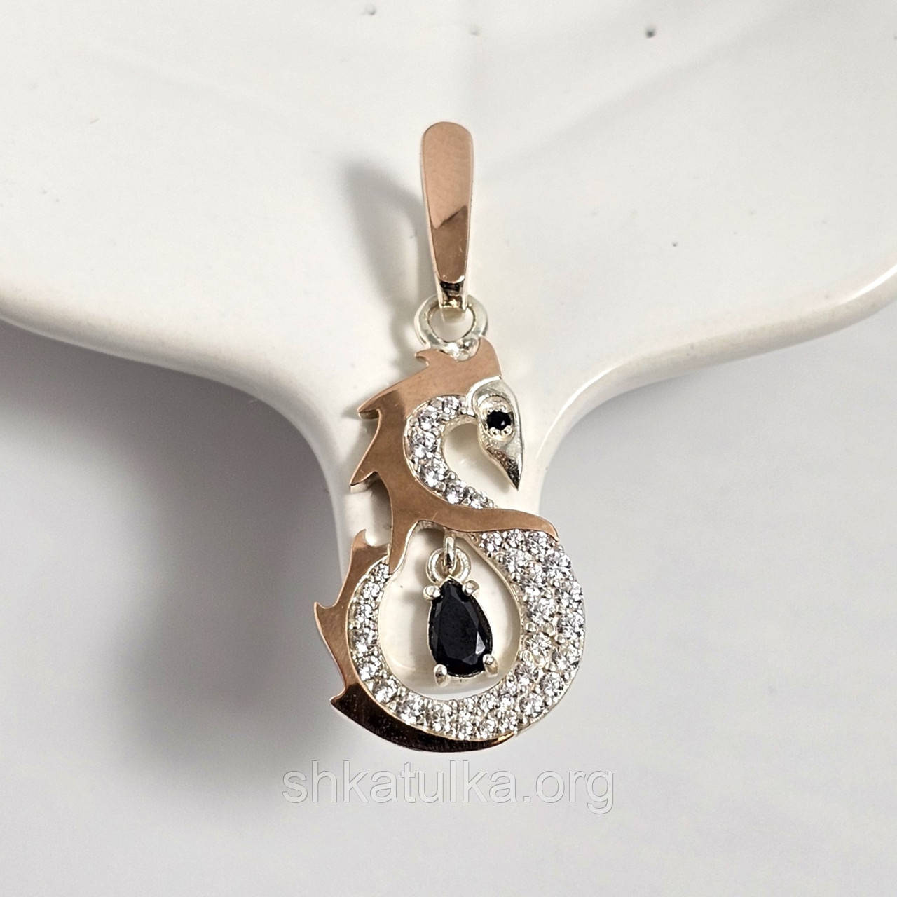 Срібний кулон дракон із золотими вставками та білими і чорними цирконами