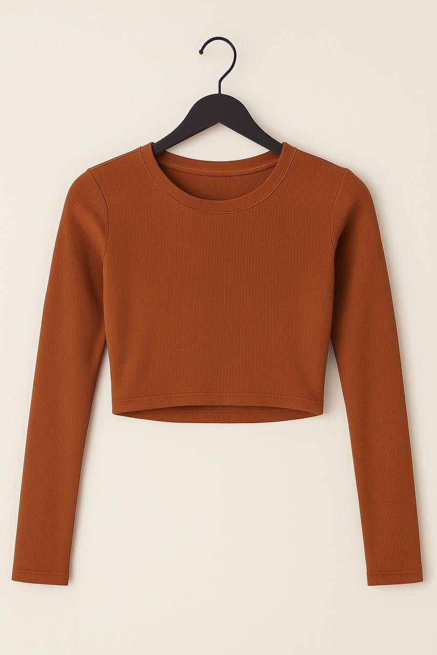 Кофта укорочена, однотонна з довгим рукавом.розмір S