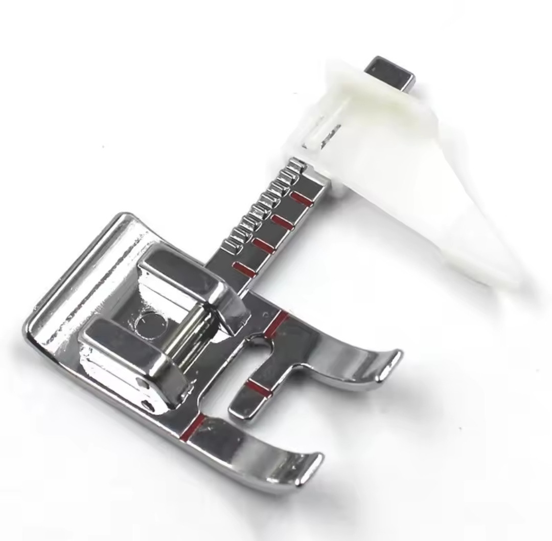 Лапка для рівномірного прокладання рядка з направляючою лінійкою (7226)