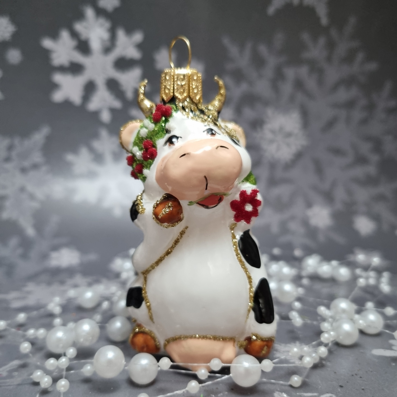 Корова з квіточкою в зубах Бик Irena