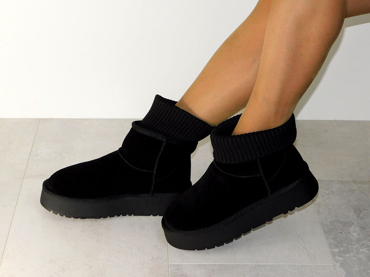 Уггі жіночі зимові замшеві з носочком чорні 36р, фото 1