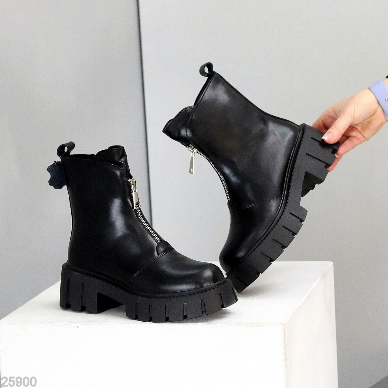 Чорні шкіряні черевики берці на блискавці на тракторній підошві, фото 1