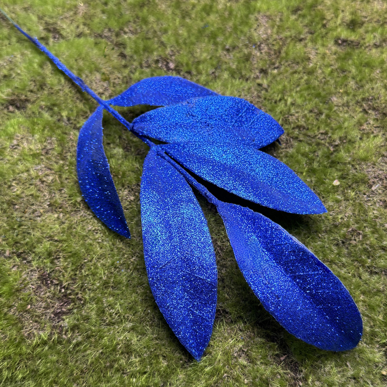 Штучна блискуча гілка синя (ZB101-BL) | Д-30 см |Коробка-12 шт|виробник-Польща, фото 1