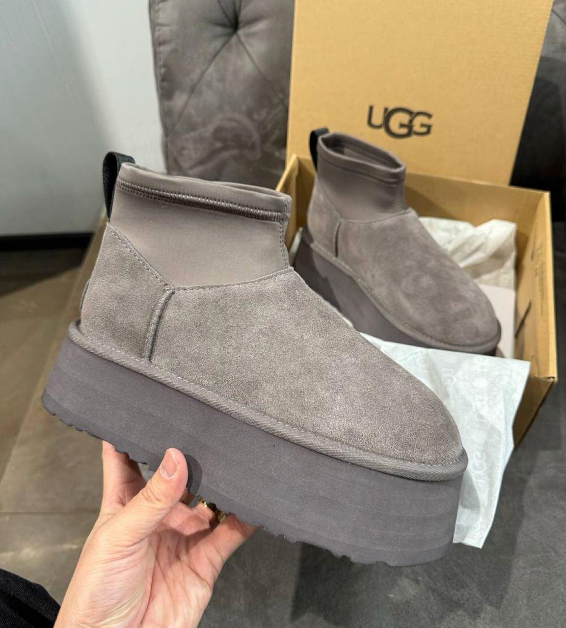 Жіночі черевики UGG Classic Mini Dipper Grey Winter Fur зимові Уггі сірі на платформі з хутром