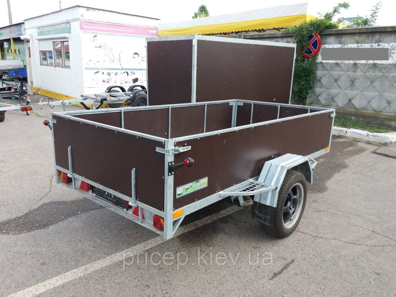 Причіп односний бортовий 3 м х 1,5 м. Рама-цинк. Без гальм.