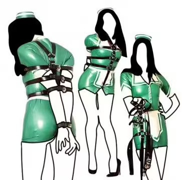 БДСМ-сбруя для тіла з фіксацією рук за спиною з штучної шкіри чорна регульована з металевими кільцями, фото 1