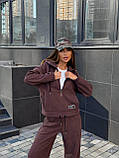 Теплий коричневий жіночий оверсайз костюм з мікровельвету на флісі (Кофта на блискавці + Широкі штани), фото 6