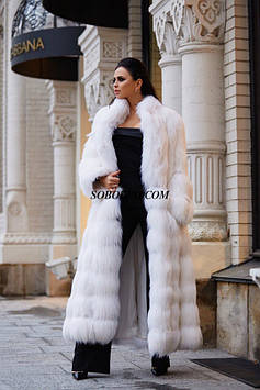 Довга шуба з хутра єнота альбіноса, колір білий, крій поперечний