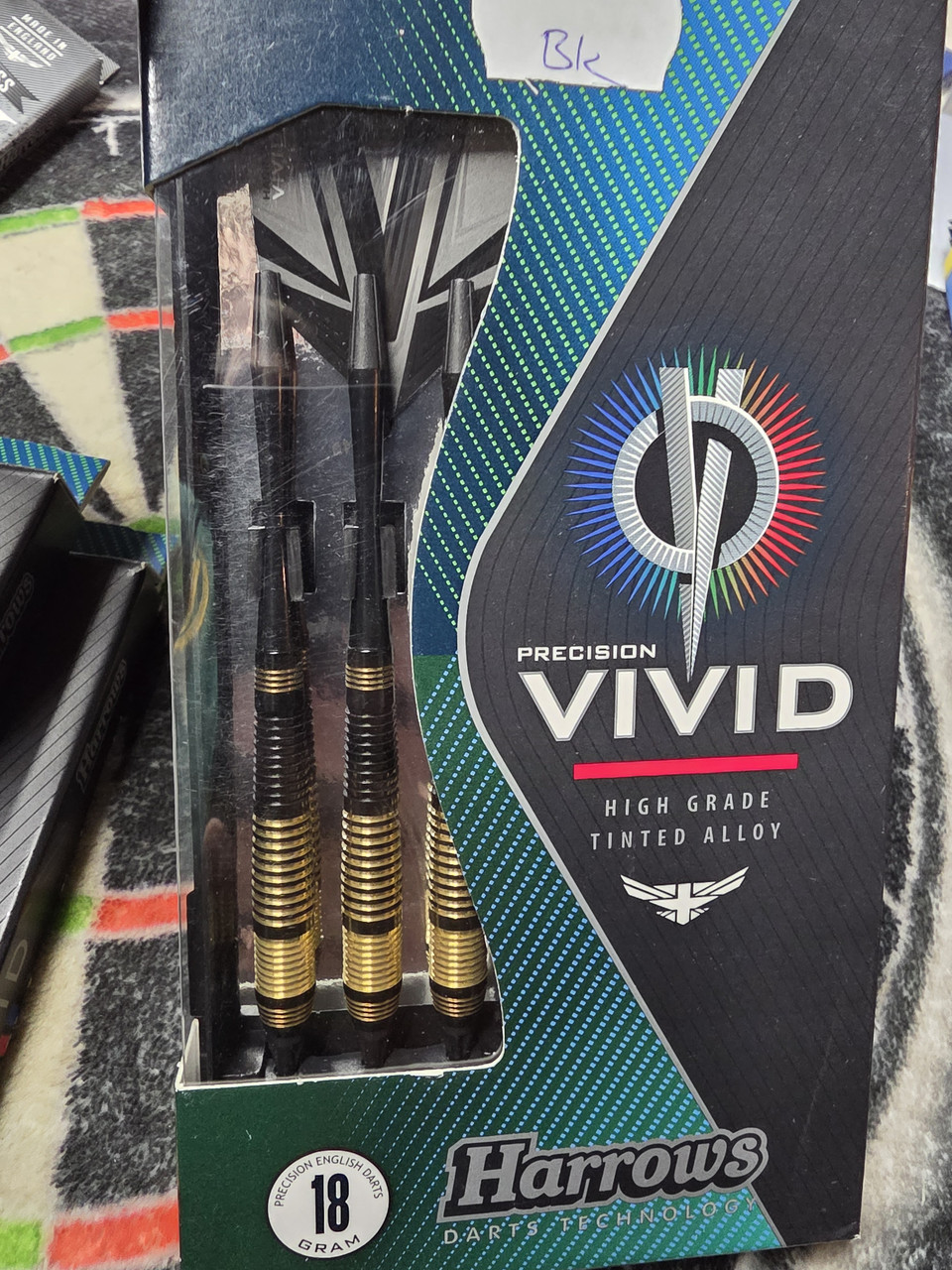 Фірмові англійські дротики дартс Vivid з футляром + запасні хвостовики