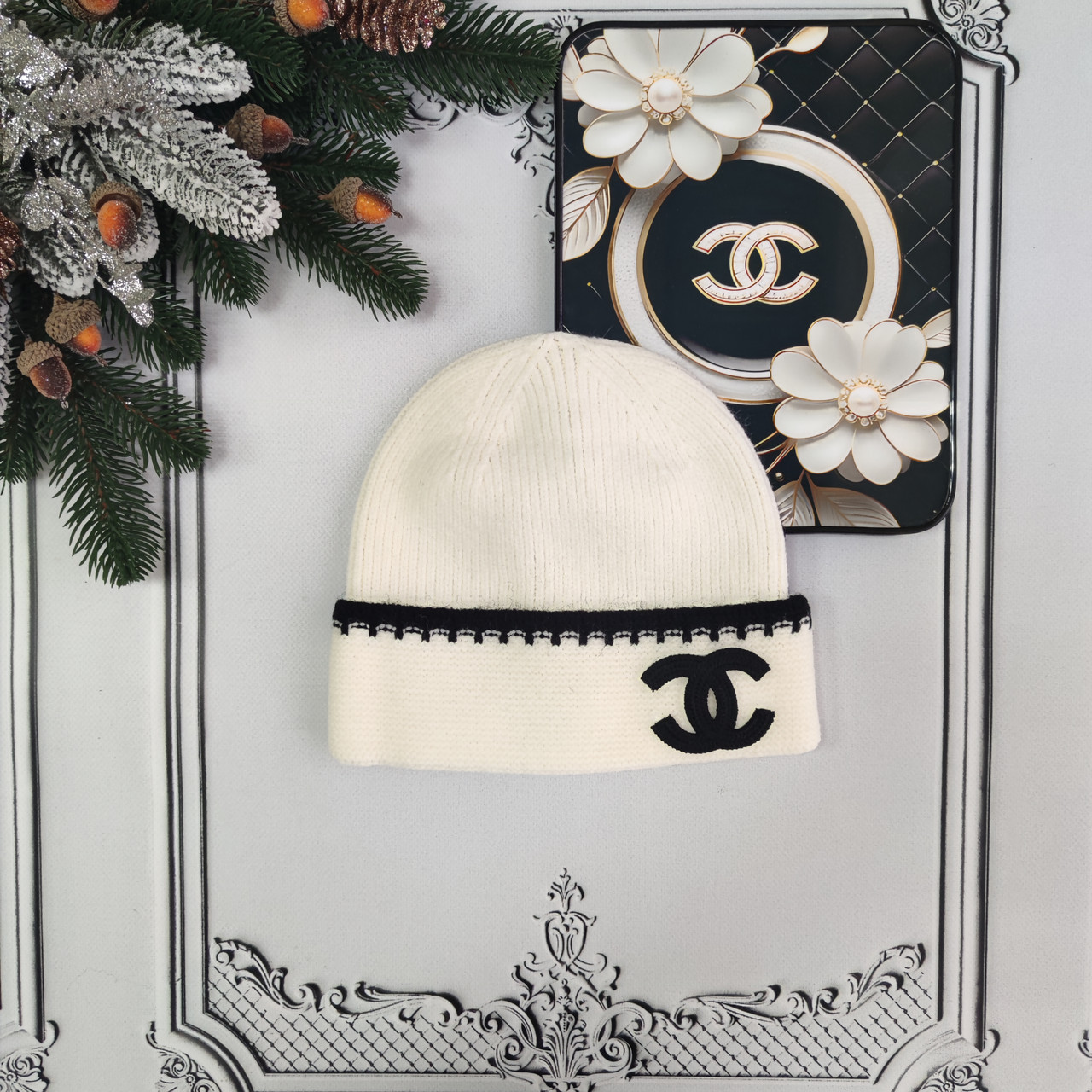Жіноча, підліткова в'язана шапка Шанель