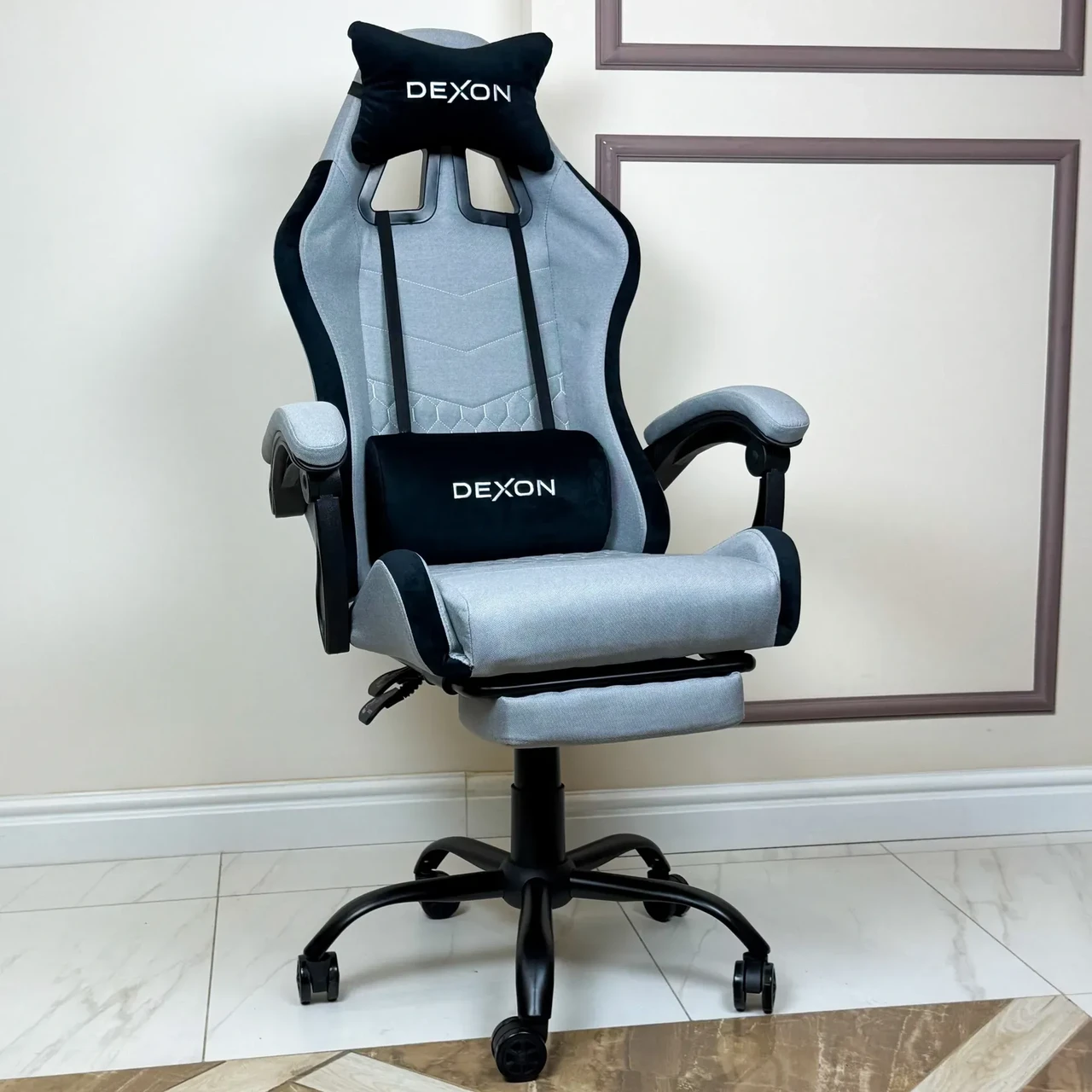 Геймерське ігрове крісло комп'ютерне DEXON ORION X з підставкою для ніг з тканини і велюровими подушками для пк розкладне Сірий, фото 1