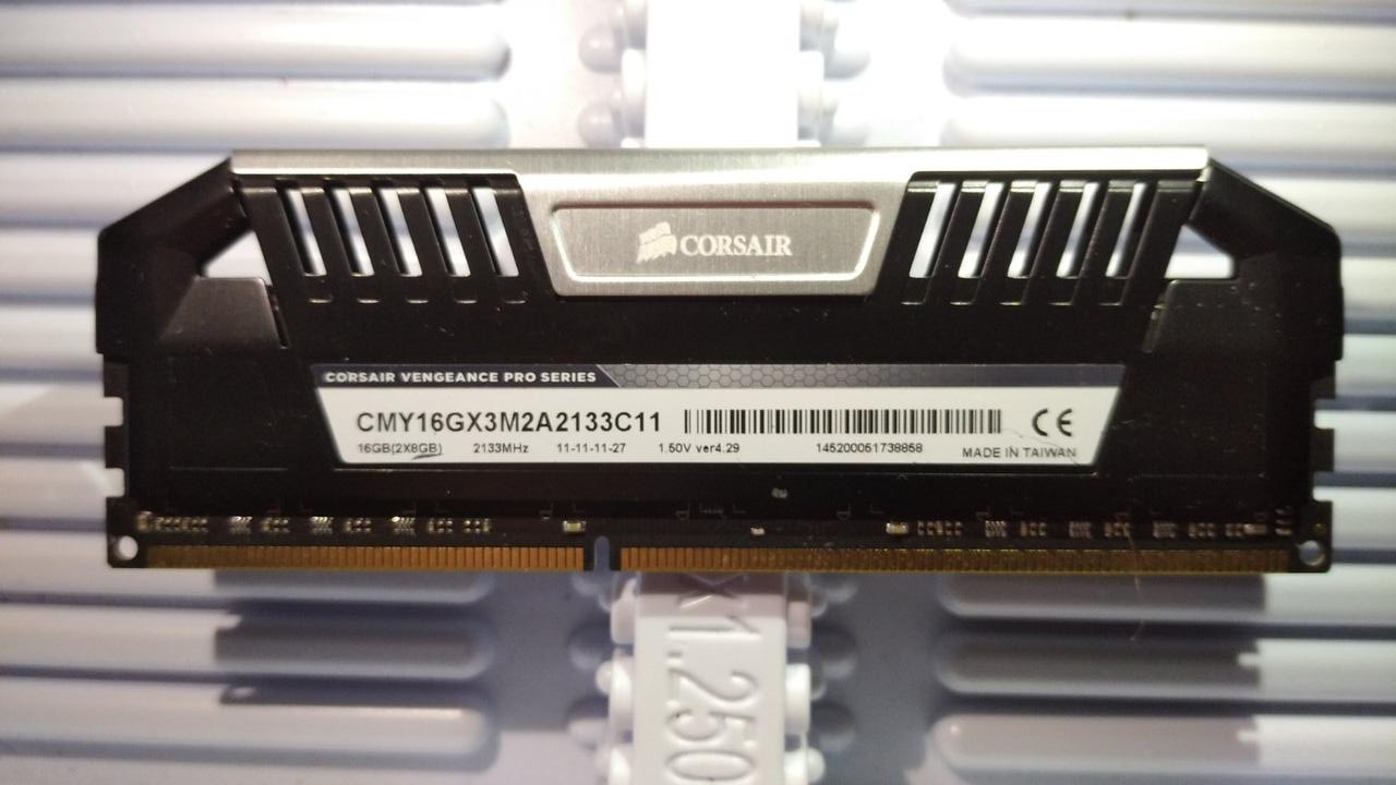 8GB DDR3 2133MHz Corsair PC3 170000U CL11 2Rx8 RAM Оперативна пам'ять CMY16GX3M2A2133C11, фото 1