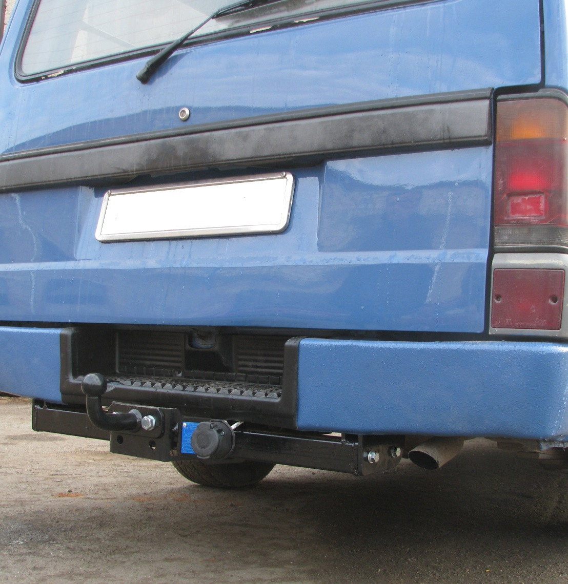 Фаркоп на Mazda E 2200 (1983-1999) Мазда Е 2200