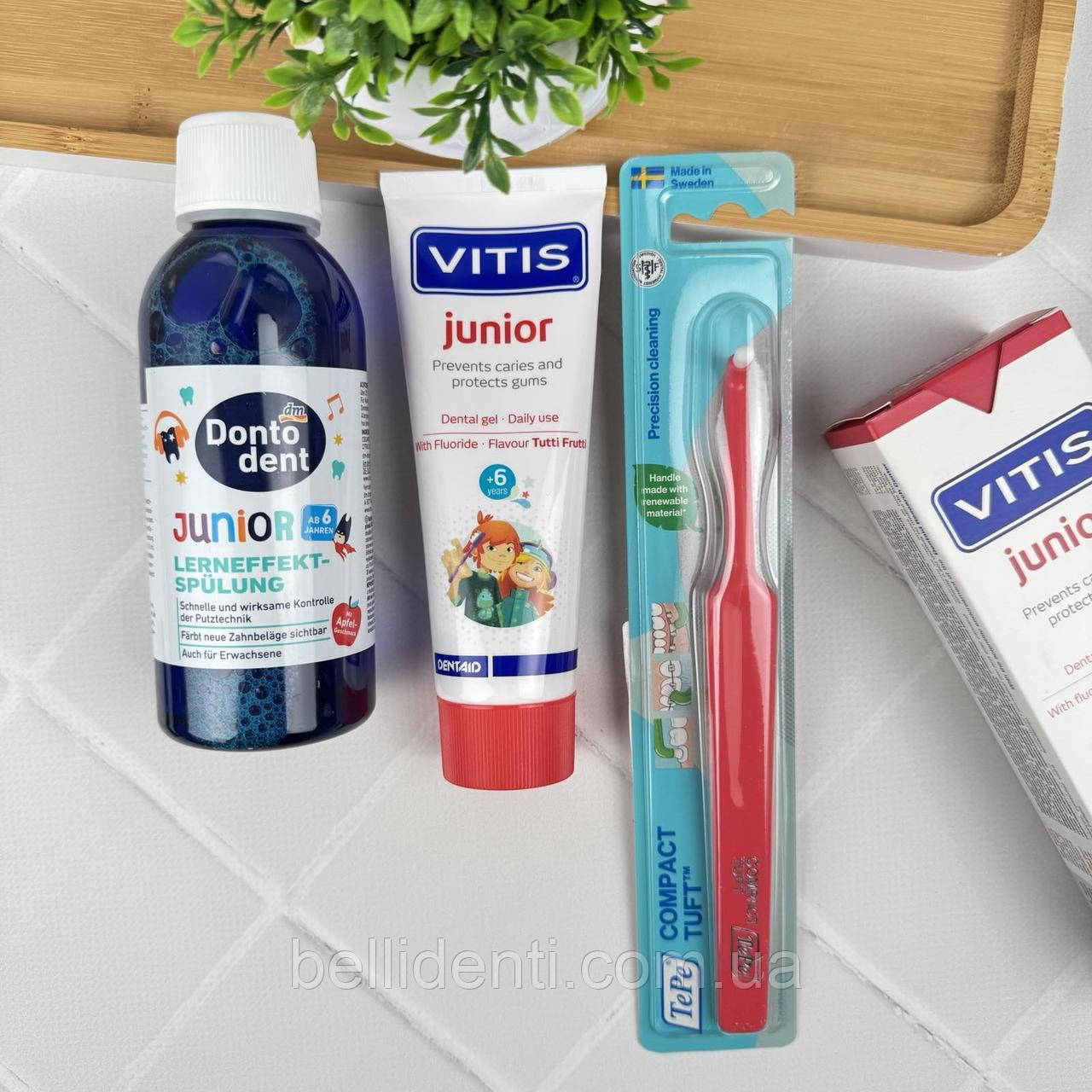 Набір для дітей від 6 до 12 років (індикатор Dontodent Junior, 200 мл+щітка червона TePe Tuft, паста Vitis Junior)
