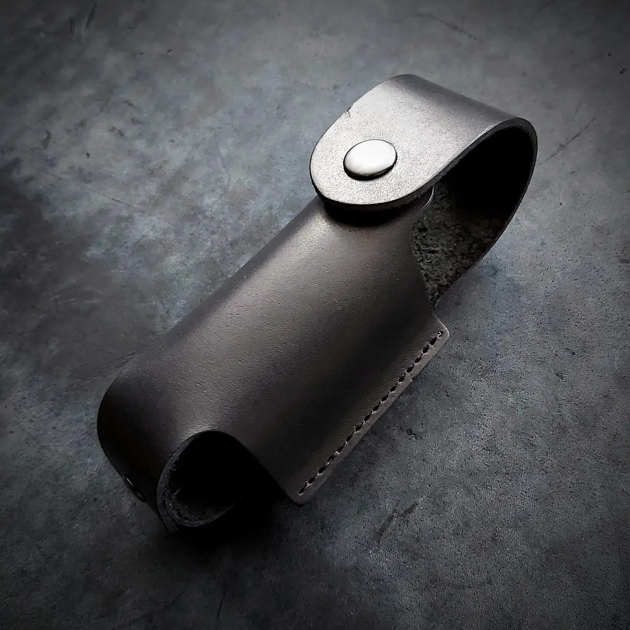 Підсумок для великого газового балончика чорний з натуральної шкіри