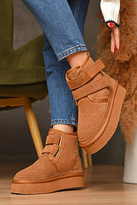 Уггі жіночі на хутрі пісочного кольору 208516P