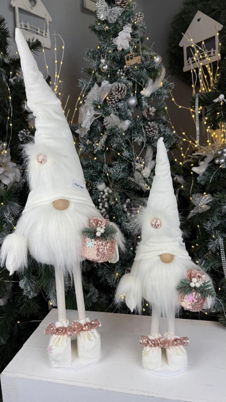 Новорічний гном 55см. Скандинавський гном з подарунком, санта різдвяний на ніжках білий, фото 1