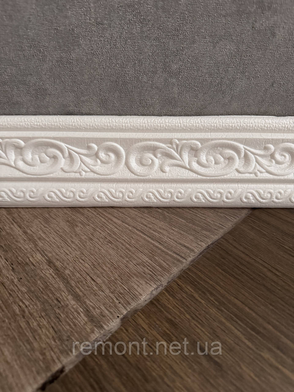 Гнучкий Самоклеючий Плінтус/Багет в рулоні "Білий" 230*8.5 см. Товщина 5 мм., фото 1