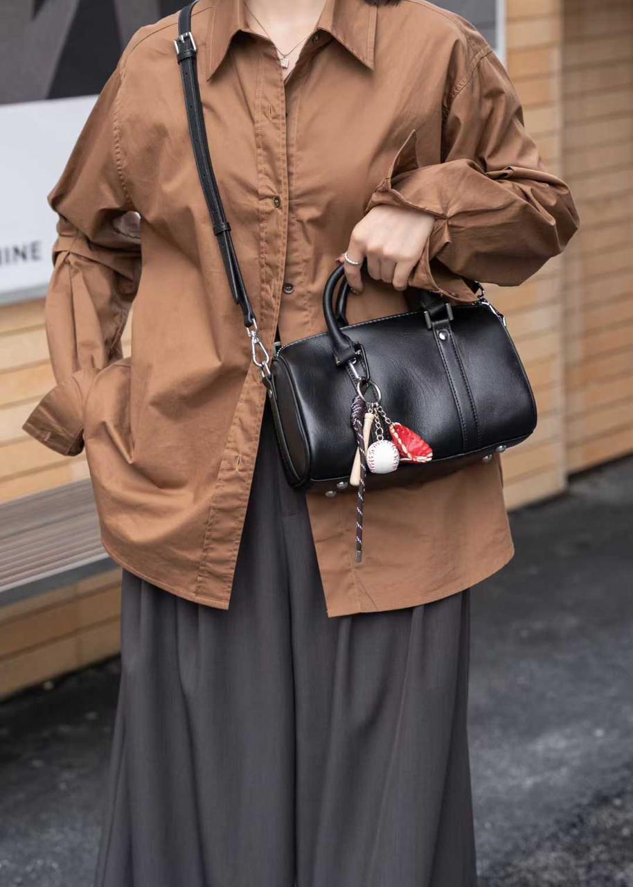 Сумка жіноча бочонок гладка шкіра с101-кт-4431 Чорна, фото 1