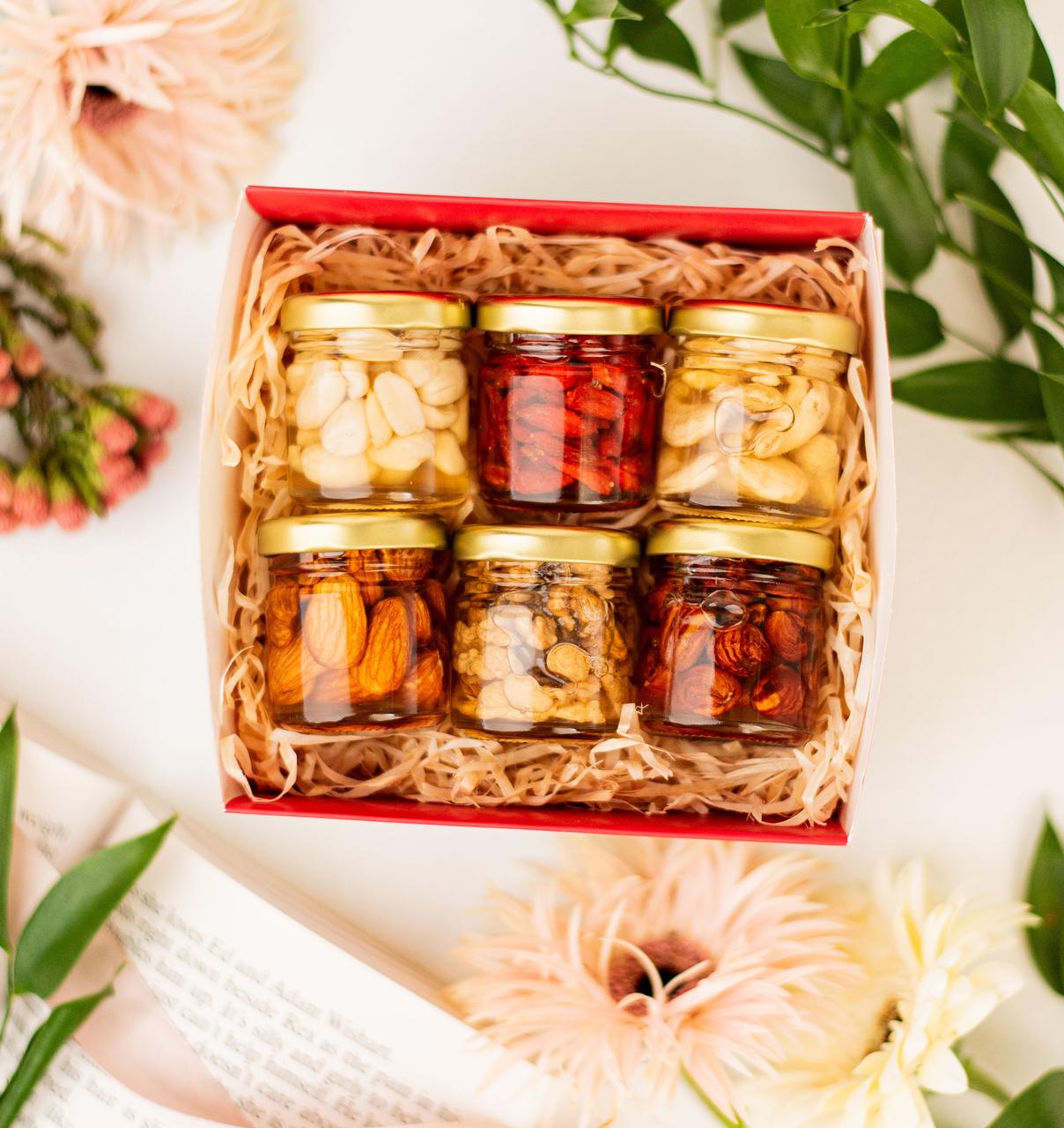 🎁 подаруноковий набір "6 мініатюр" 🎁
🐝 6 баночок медових смаколиків по 42мл 😍, фото 1